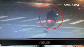 賣菜夫妻趕赴市場　硬幣掉滿街竟不知