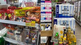 超市推出抗漲平價專區。（圖／業者提供）