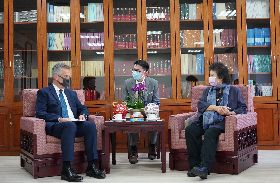 陳菊會見英國駐台代表鄧元翰