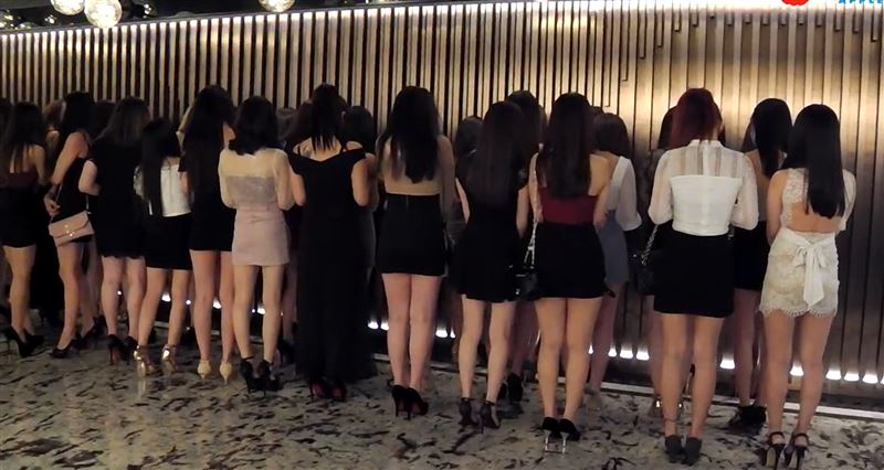 酒店小姐為了維持身材，選擇打瘦瘦針，但卻因此連一罐酒都喝不了。（示意圖／資料照片）