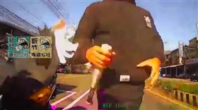 球棒,超車,摩托車,（圖／翻攝自臉書《新竹爆料公社》）