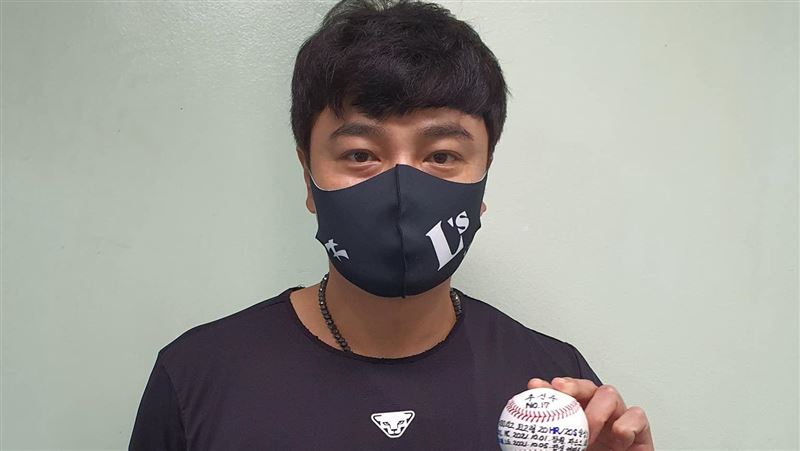 秋信守續留韓職　39歲開手肘手術