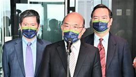 行政院長蘇貞昌17日出席第45屆金鼎獎頒獎典禮。（圖／行政院提供)