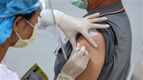 打疫苗 高端疫苗（圖／高雄市政府提供）