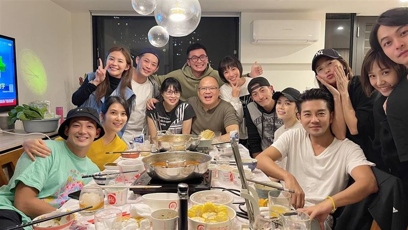慶功做人成功露餡　3對地下情侶曝光