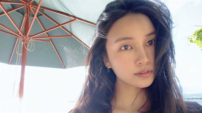 美女攝影師涉辱華　迪奧大片挨轟醜爆