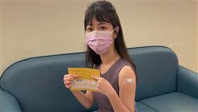 高嘉瑜高嘉瑜10月29日在臉書發文寫下，打完高端第二劑台灣價值100分，神功護體百毒不侵，連唱歌都變好聽了（圖／翻攝自高嘉瑜臉書）