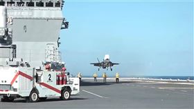 日本10月測試美軍新型F-35B戰機，在「出雲號」護衛艦上起降成功。（圖／翻攝自twitter.com/JMSDF_PAO）

