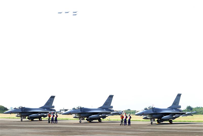 F16-V BLK20型戰機。（記者邱榮吉/嘉義拍攝）