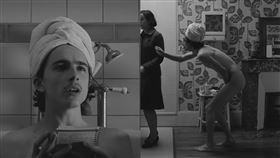 《法蘭西特派週報》「甜茶」提摩西夏勒梅。（圖／探照燈影業提供）