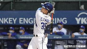 ▲富邦悍將二壘手王正棠高飛犧牲打送回申皓瑋。（圖／記者劉彥池攝影）