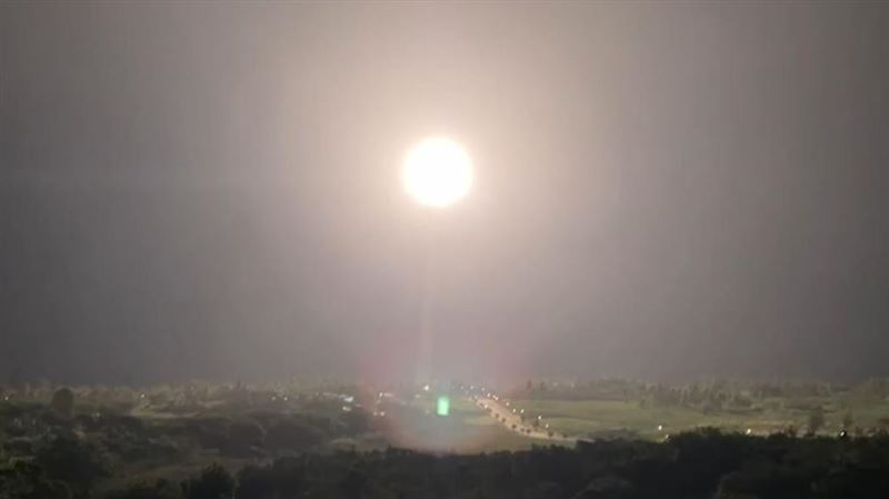 中科院兩地試射飛彈　白光沖天超震撼