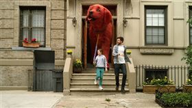 大紅狗克里弗。（圖／UIP提供）