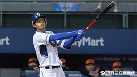 ▲富邦悍將三壘手董子恩。（圖／記者劉彥池攝影）