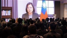 總統蔡英文線上出席UNFCCC台灣日活動聯合國氣候變化綱要公約第26屆締約方大會於10月31日至11月13日在英國舉行，總統蔡英文於台灣日活動開幕典禮上，透過影片致詞。（外交部提供）中央社記者鍾佑貞傳真 110年11月18日