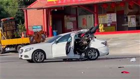 重機 賓士 車禍 翻攝畫面
