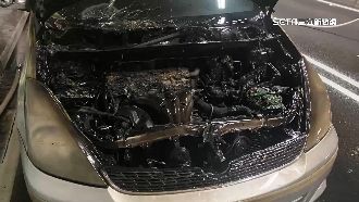 雪隧火燒車　熱心軍人協助撲火救人