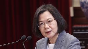 蔡總統接見熱愛生命獎章得主（3）總統蔡英文（圖）19日在總統府接見第23、24屆全球熱愛生命獎章得主暨家屬，並致詞恭喜得獎人。中央社記者吳家昇攝  110年11月19日