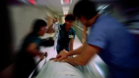 一名40歲男子因為心室頻脈,突然倒下,所幸經醫療團隊救回一命。(示意圖/中華民國心臟學會提供)