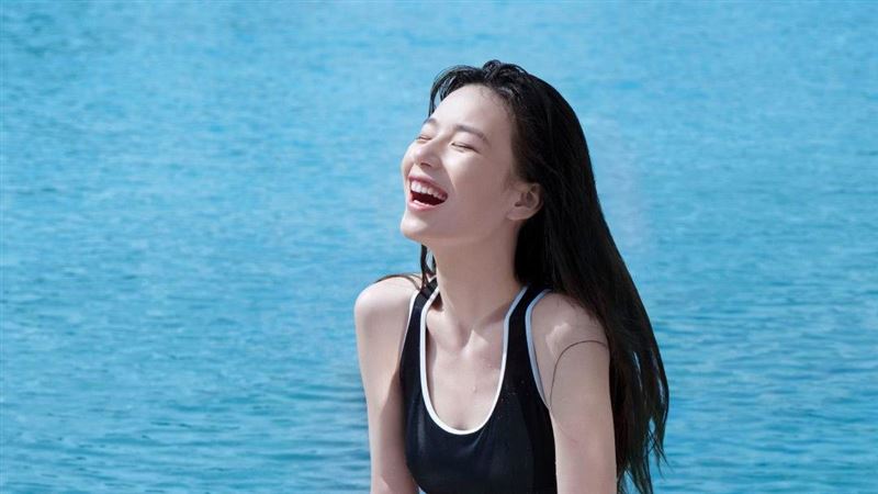 正妹攝影師涉辱華　她反擊遭轟：乞丐