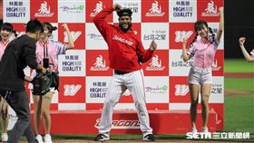 ▲味全龍先發投手柯西諾6局無失分獲選單場MVP。（圖／記者劉彥池攝影）