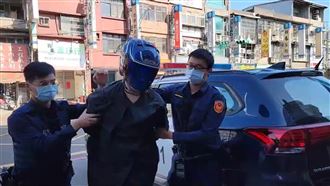 被勸戴罩竟刺死店員！他進警局腿軟跪