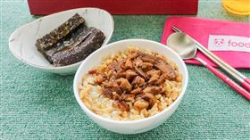 foodpanda觀察年度地區訂單，發現全台愛呷「米血」的人就在高雄，打敗全台訂單之冠「甜不辣」，還有在地人最愛吃的「鍋燒意麵」成為高雄訂單榜上熱門選擇（圖／foodpanda提供）