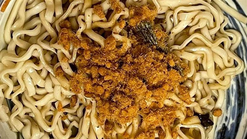 泡麵漲價了　他改買關廟麵曝香辣吃法