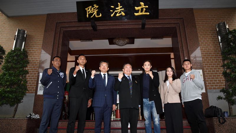 郭婞淳現身立院　為體育界請命促修法