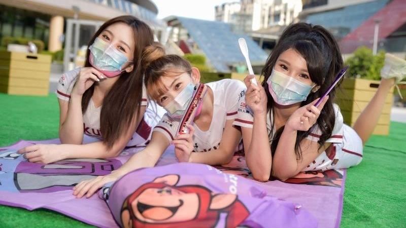 桃捷聯名商品熱賣中10號隊友購起來