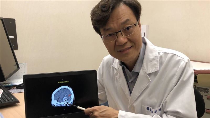 5旬男上班時話多易錯　竟急性腦中風