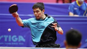 全運會桌球團體賽高雄市奪金  莊智淵獨攬2點110年全國運動會桌球男子組團體賽決賽15日登場，莊智淵個人包辦2點，率隊以3比2擊退台北市，高雄市繼104年後再度拿下團體賽金牌。莊智淵表示，這兩次決賽的難度都差不多，「上次難在小朋友還不成熟，這次換他們成熟，反而我的優勢沒那麼高」，他強調，無論哪一次拿到金牌，他都很開心。中央社記者張新偉攝  110年9月15日