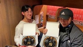 一蘭拉麵，台中朝富店，排隊59小時搶頭香，人龍綿延4.500公尺(圖/記者潘靚緯拍攝)