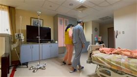 瑪莎拉蒂，3惡少，宋姓男大生傷勢，復健走路，宋媽媽(圖／宋媽媽提供)