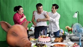 ▲創辦人李永豐透過拍攝宣傳片，希望能吸引年輕人共同參與（圖／紙風車文教基金會提供）