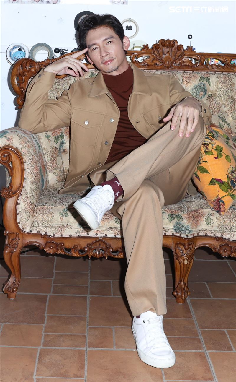 溫昇豪三立新聞網專訪。（記者邱榮吉/攝影）