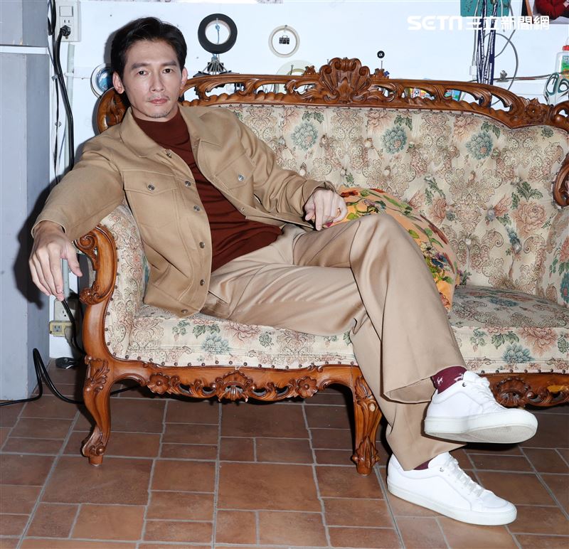 溫昇豪三立新聞網專訪。（記者邱榮吉/攝影）