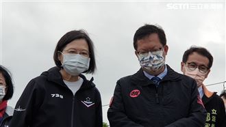 蔡英文上任5年首以總統身分視察藻礁