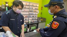 台北鐵警防暴力！車站超商建立安全聯絡網（圖／鐵路警察局臺北分局提供）