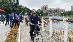 桃園改善南崁溪水岸  鄭文燦體驗自行