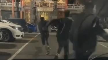 深夜攔車叫囂　4男稱學《角頭》情節