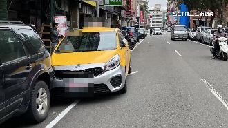 計程車起步疑煞車失靈　連撞17車