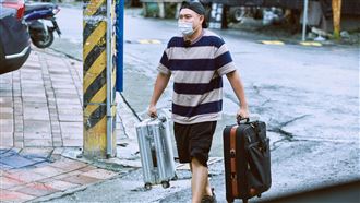 洋蔥首做鮪魚蛋餅超悲劇　狀況百出