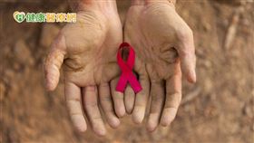 目前抗病毒藥物已可有效降低並穩定愛滋病毒量，蔡宏津主任表示，國際共識是「U = U」，也就是將病毒量控制到200以下，甚至是檢測不到（Undetectable），基本上就不具傳染力（Untransmittable）