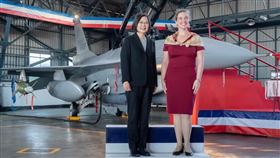 F-16V作戰隊正式成軍典禮，蔡英文，孫曉雅（圖／翻攝自臉書）