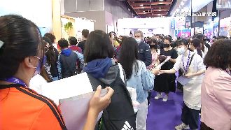 台北旅展開跑　民眾搶購「跨年行程」