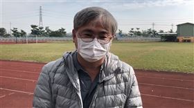 中華醫大，海洋大學，跑壘鏟人衝突，丟擲球棒差點砸到人 (圖/翻攝畫面)