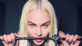 瑪丹娜,半裸,床照,蜜桃,天后(翻攝自 瑪丹娜 IG)