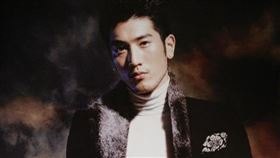 翻攝自記者珍藏舊雜誌照片＋黑人臉書＋高以翔臉書