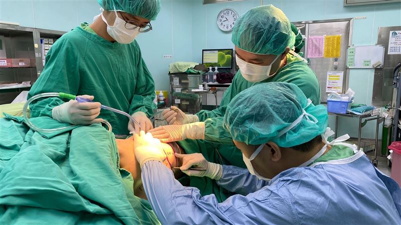 摸到乳房硬塊別慌　醫師：先做一件事